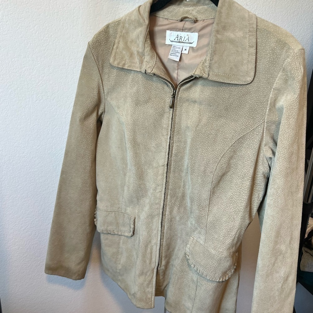 𝅺aria Women’s‎ Beige Genuine Leather Jacket Size Medium